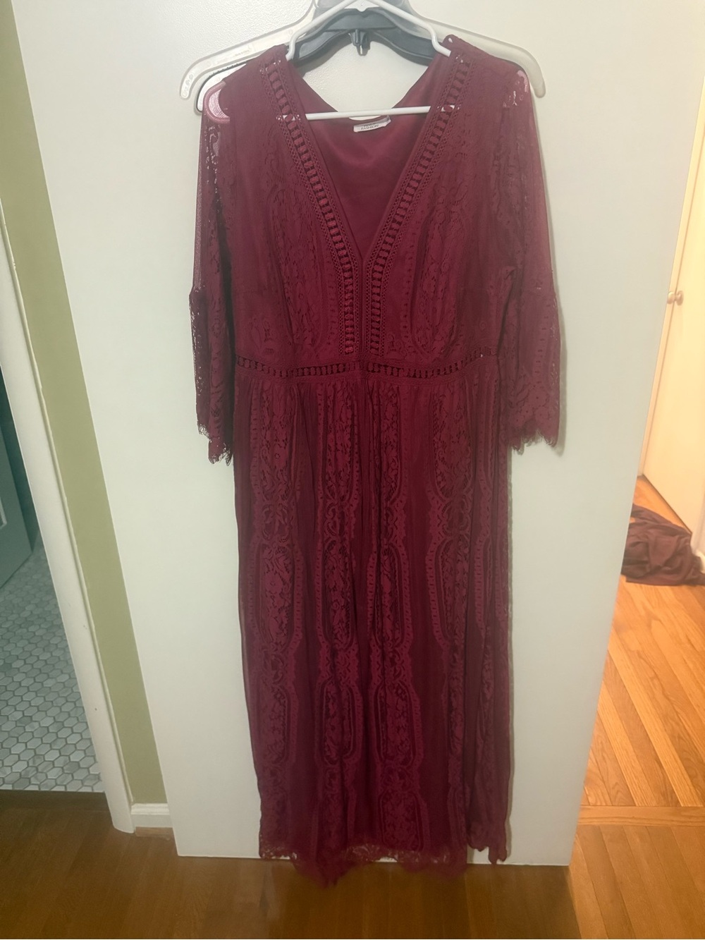 Elegant Burgundy Lace Maxi Dress